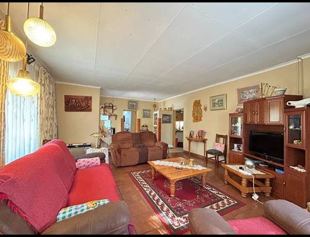 4 BEDROOM HOUSE FOR SALE IN BRITS CENTRAL
